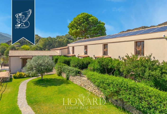 Image No.9-13 Bed Farmhouse for sale