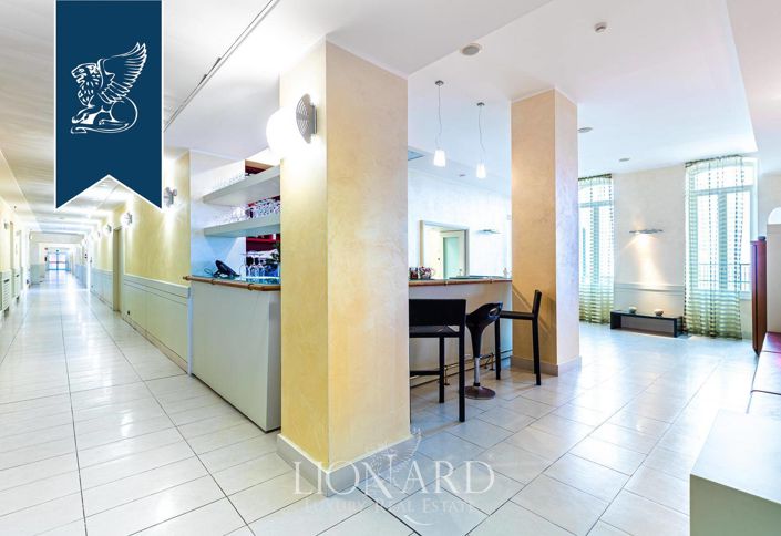 Image No.28-43 Bed Villa for sale