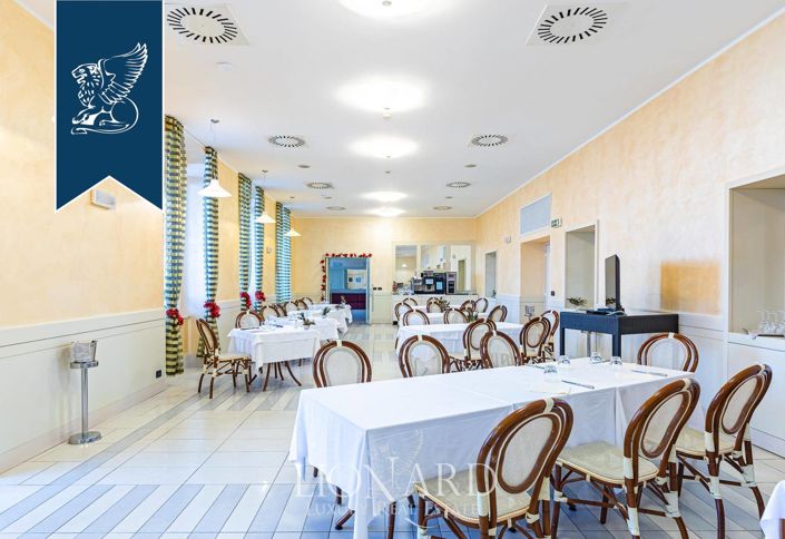 Image No.30-43 Bed Villa for sale