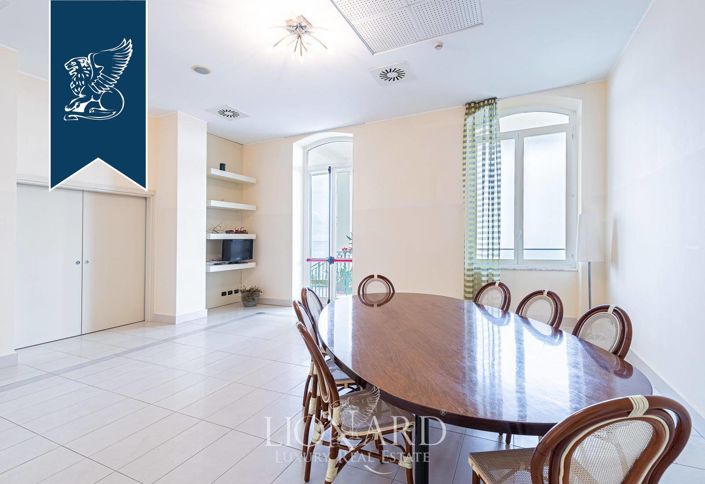 Image No.33-43 Bed Villa for sale