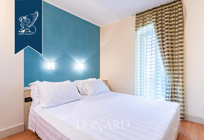 Image No.47-43 Bed Villa for sale