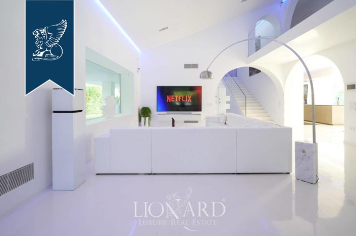 Image No.11-3 Bed Villa for sale