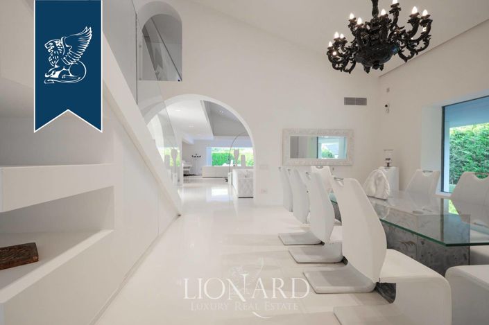 Image No.17-3 Bed Villa for sale