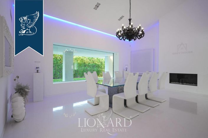 Image No.19-3 Bed Villa for sale