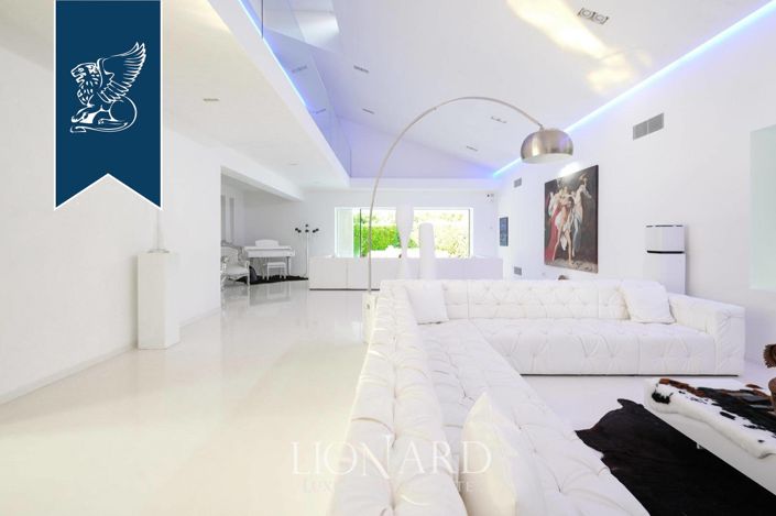 Image No.8-3 Bed Villa for sale