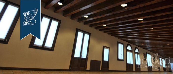 Image No.19-2 Bed Villa for sale