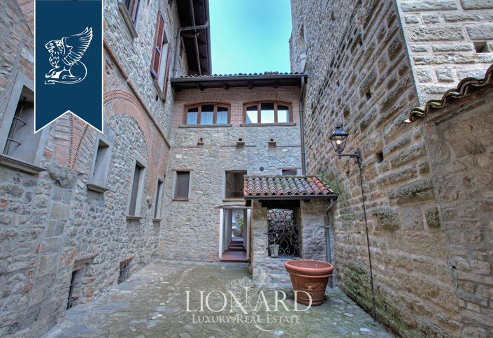 Image No.10-Propriété de 7 chambres à vendre à Varzi