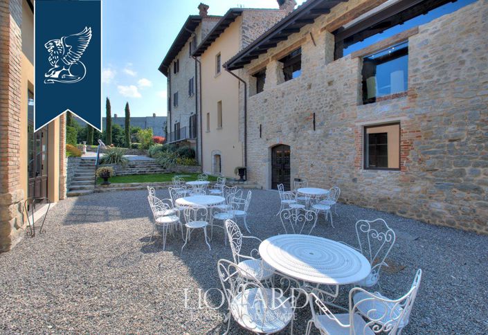 Image No.11-Propriété de 7 chambres à vendre à Varzi