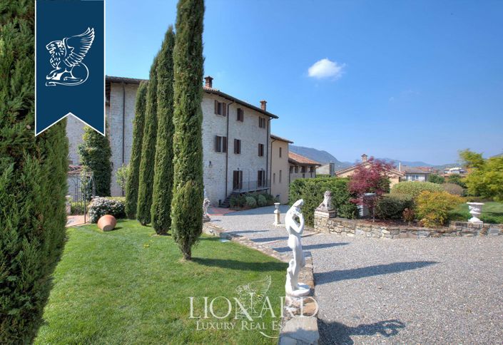 Image No.4-Propriété de 7 chambres à vendre à Varzi