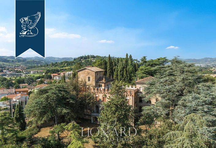 Image No.2-5 Bed Villa for sale