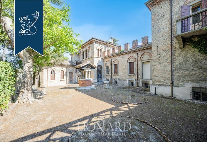 Image No.23-5 Bed Villa for sale