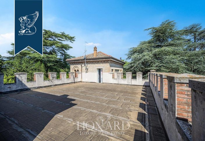 Image No.28-5 Bed Villa for sale