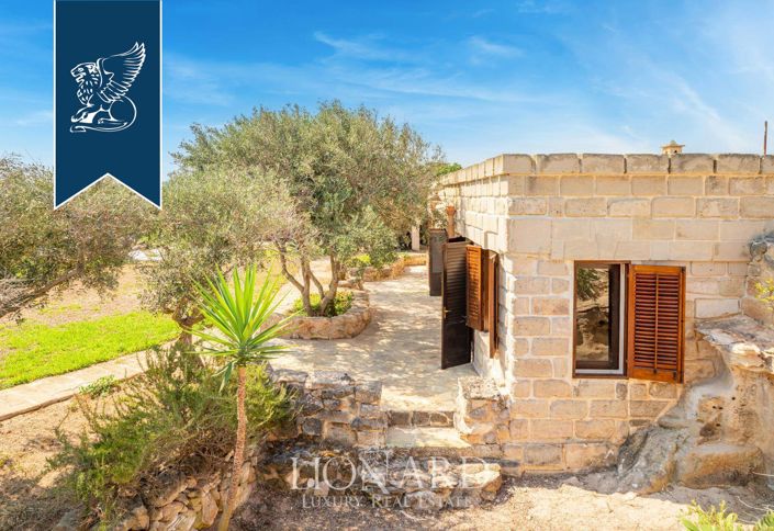 Image No.15-5 Bed Villa for sale