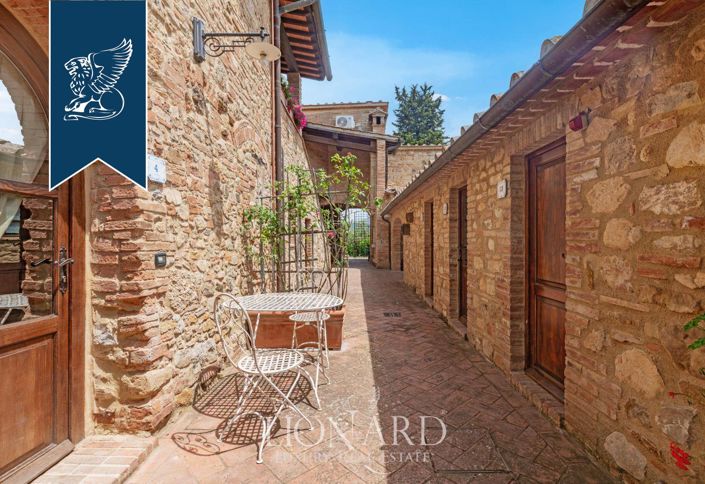 Image No.14-Ferme de 11 chambres à vendre à Poggibonsi