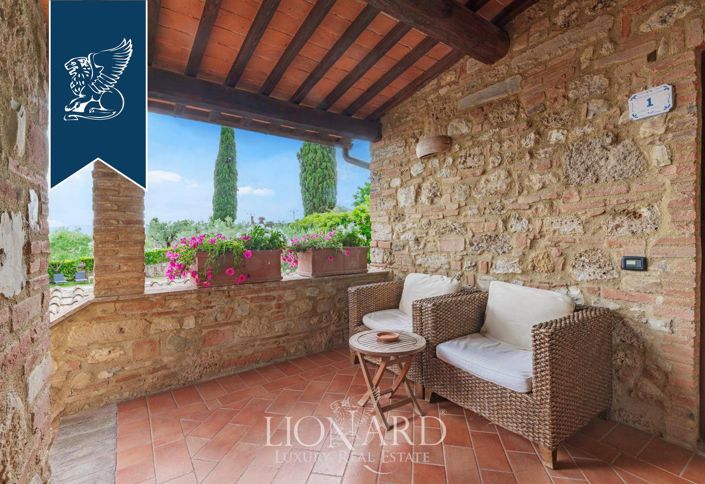 Image No.17-Ferme de 11 chambres à vendre à Poggibonsi