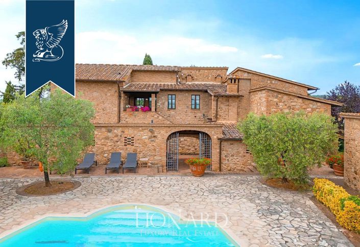 Image No.2-Ferme de 11 chambres à vendre à Poggibonsi