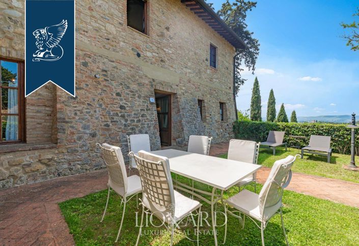 Image No.9-Ferme de 11 chambres à vendre à Poggibonsi