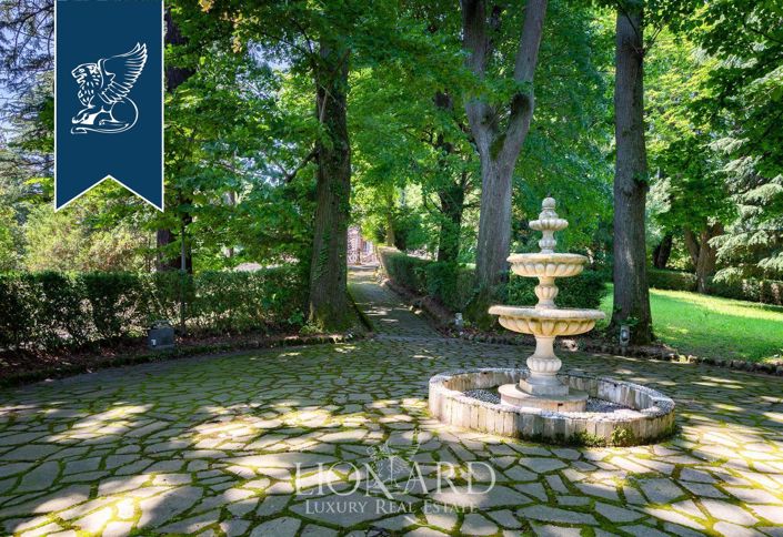 Image No.9-10 Bed Villa for sale