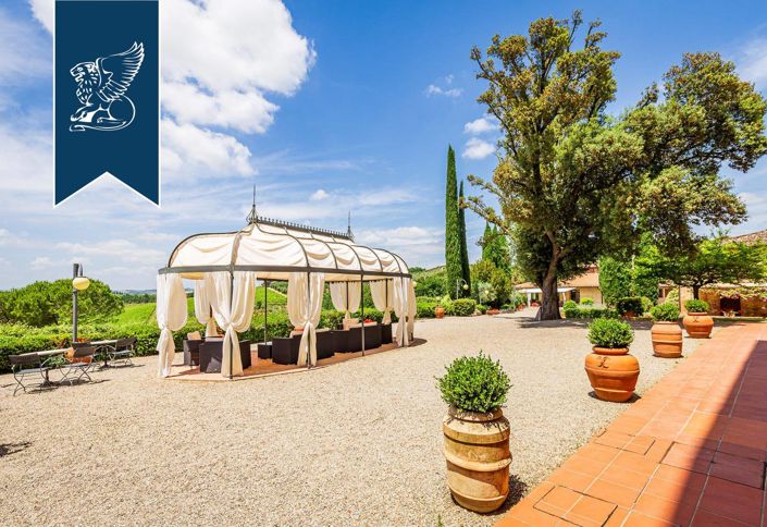 Image No.16-27 Bed Hotel for sale