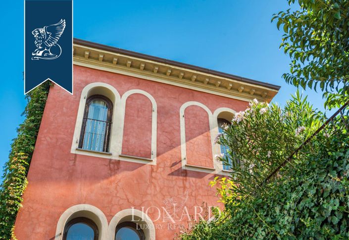 Image No.8-5 Bed Villa for sale