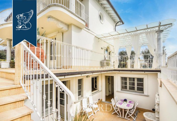 Image No.16-Villa de 7 chambres à vendre à Pietrasanta