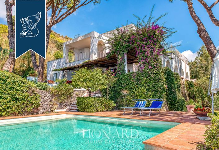 Image No.10-4 Bed Villa for sale