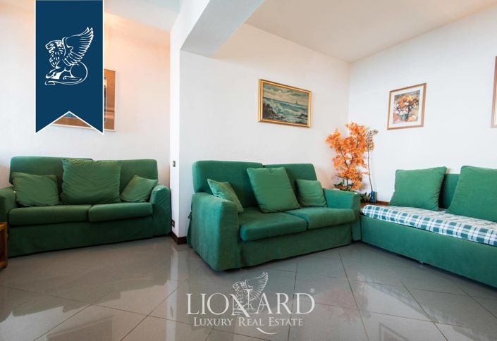 Image No.29-5 Bed Villa for sale