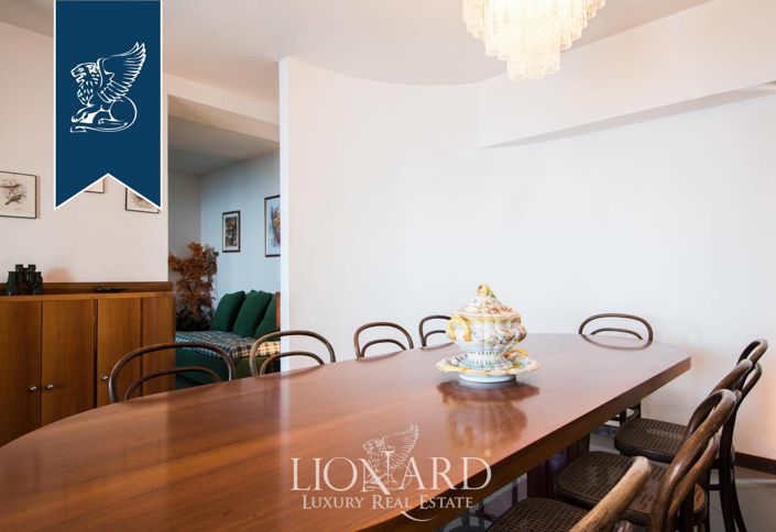 Image No.39-5 Bed Villa for sale