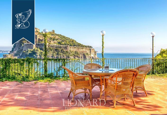 Image No.2-4 Bed Villa for sale