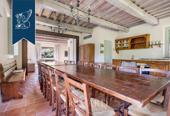 Image No.15-8 Bed Villa for sale