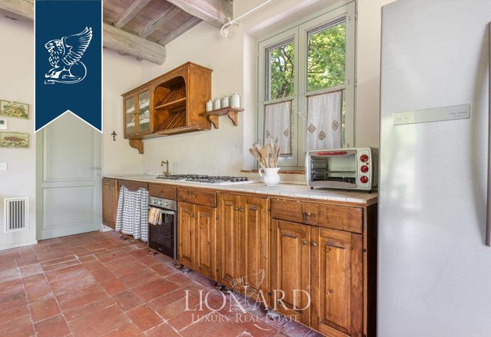 Image No.18-8 Bed Villa for sale