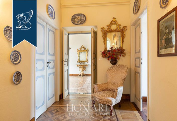 Image No.28-10 Bed Villa for sale