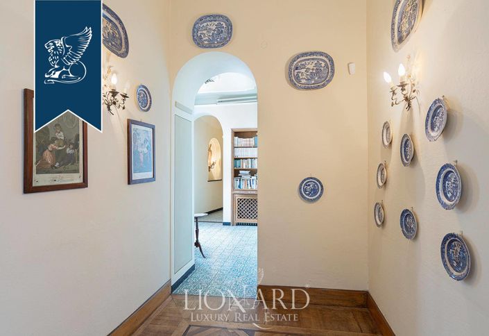 Image No.29-10 Bed Villa for sale