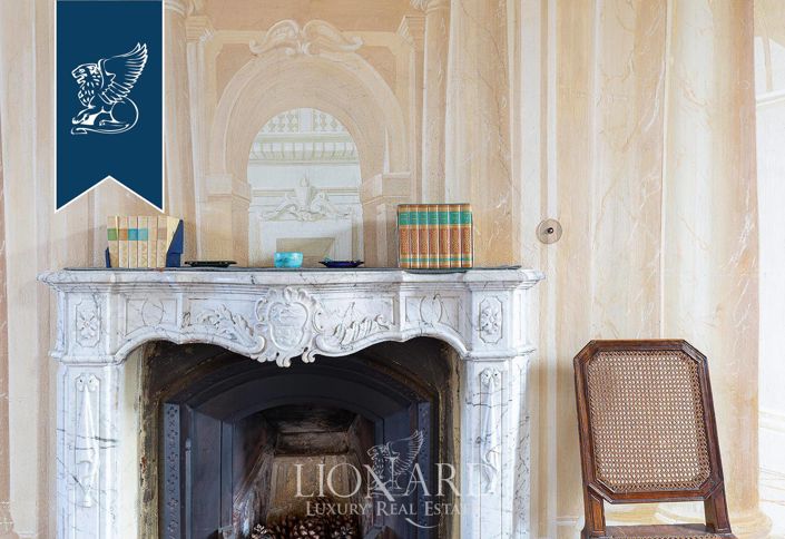 Image No.32-10 Bed Villa for sale