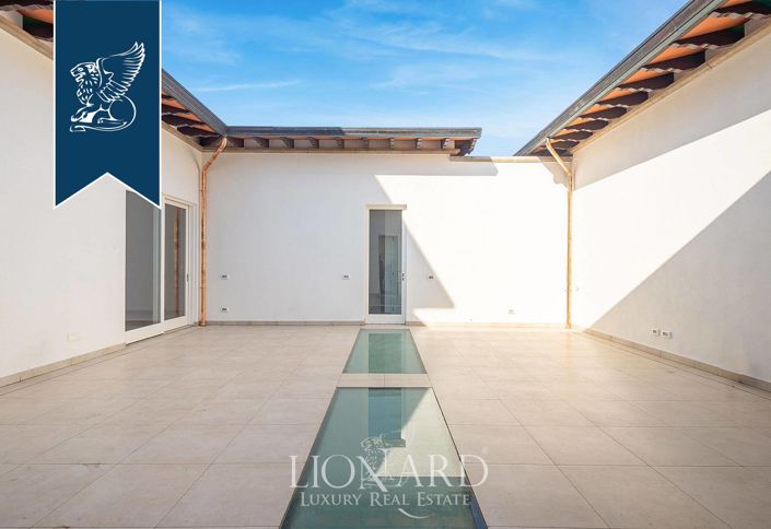 Image No.16-8 Bed Villa for sale