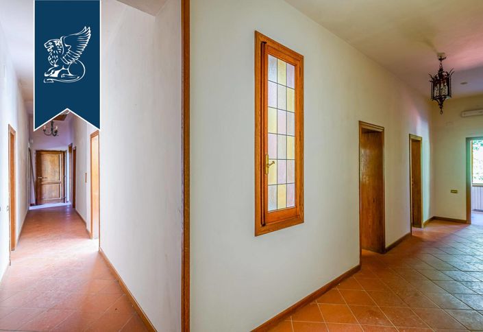 Image No.48-Maison de campagne de 4 chambres à vendre à Borgo San Lorenzo