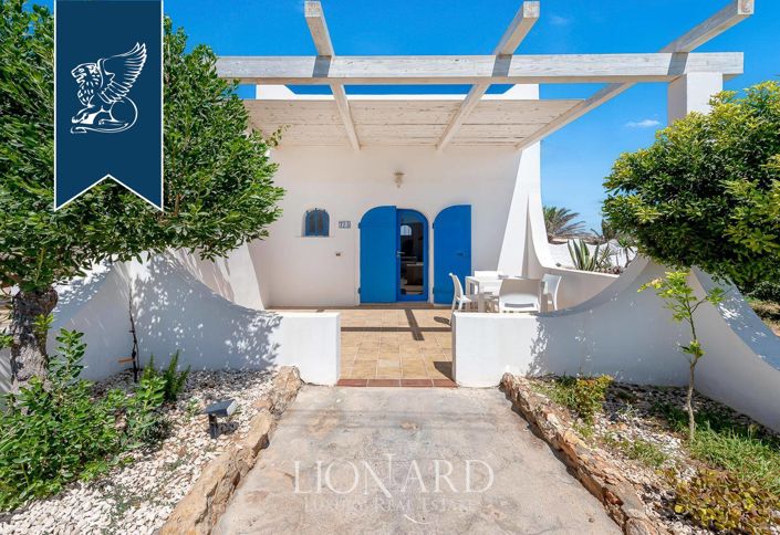 Image No.11-54 Bed Villa for sale