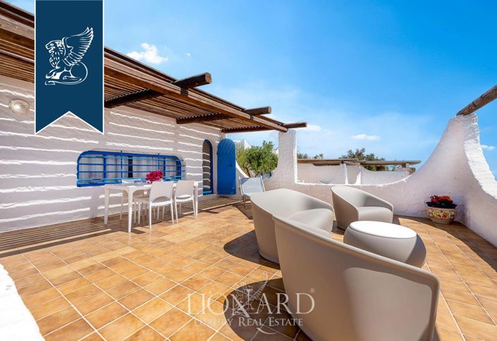 Image No.6-54 Bed Villa for sale