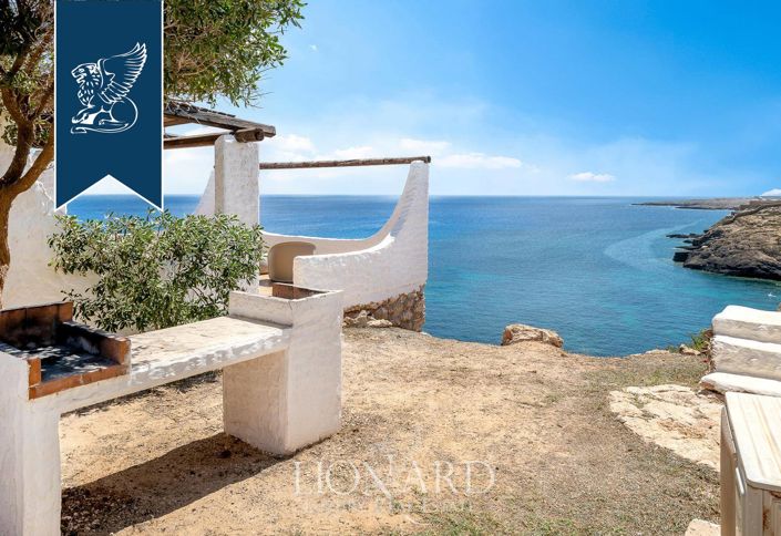 Image No.7-54 Bed Villa for sale