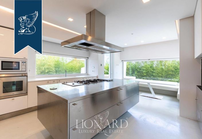 Image No.14-5 Bed Villa for sale