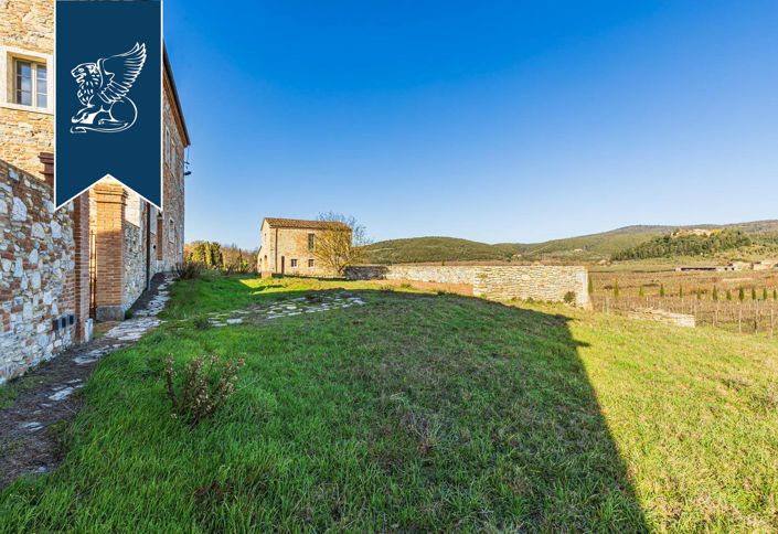 Image No.20-Maison de campagne de 16 chambres à vendre à Rapolano Terme