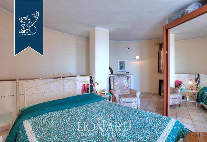 Image No.28-4 Bed Villa for sale