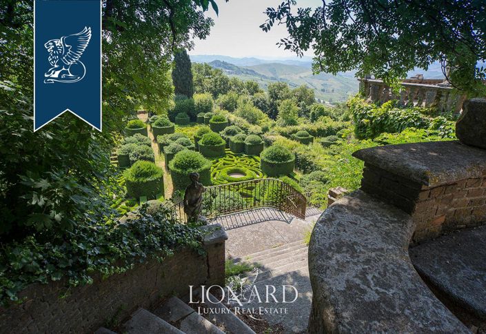 Image No.17-55 Bed Property for sale