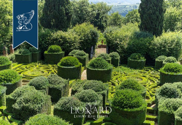 Image No.20-55 Bed Property for sale