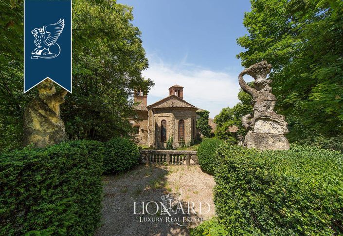 Image No.40-55 Bed Property for sale