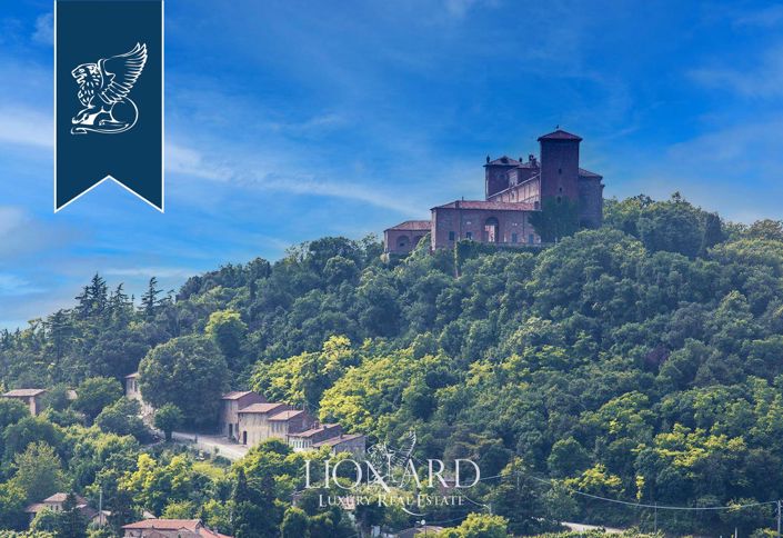 Image No.60-55 Bed Property for sale