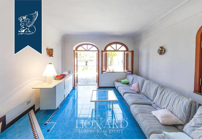 Image No.12-5 Bed Villa for sale