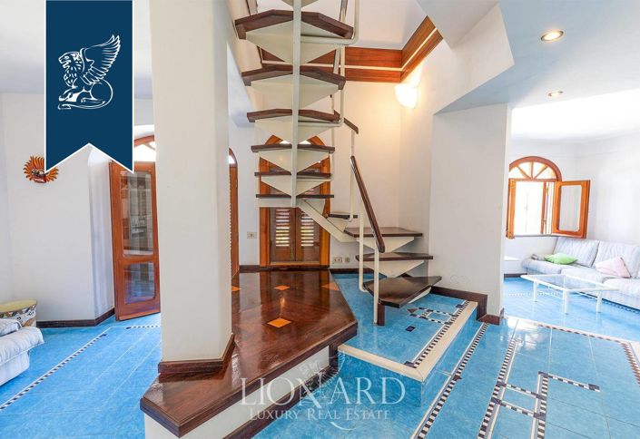 Image No.15-5 Bed Villa for sale