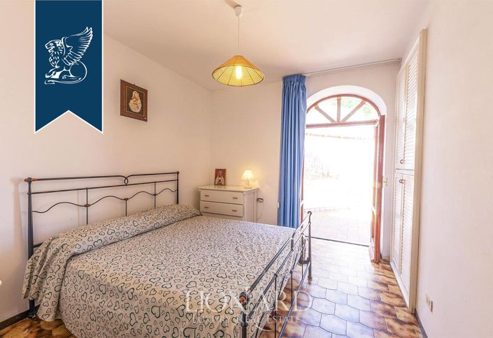 Image No.19-5 Bed Villa for sale