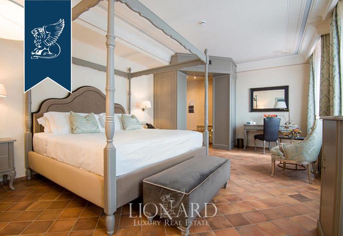 Image No.15-19 Bed Hotel for sale